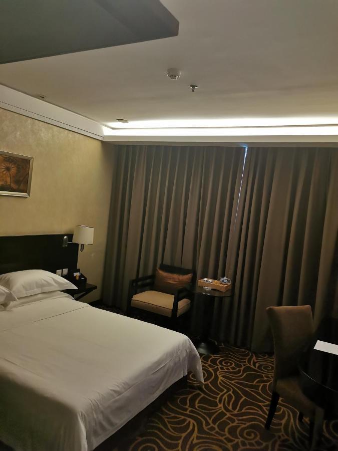 Hua Shi Hotel Гуанчжоу Екстер'єр фото